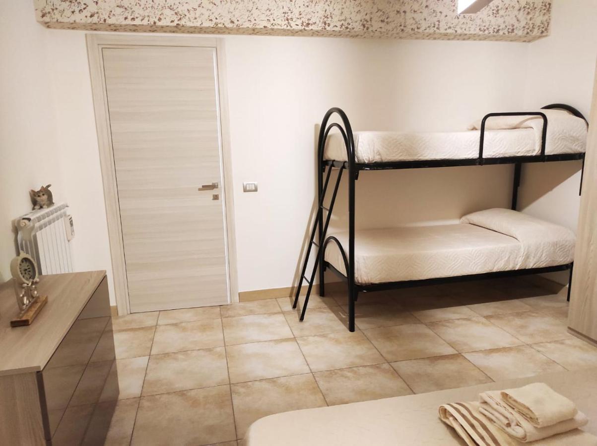Dadilo - Casa Vacanza & Bed And Breakfast コントゥルシ エクステリア 写真