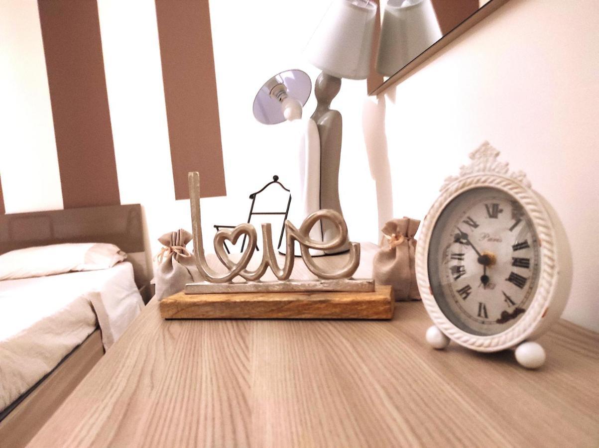 Dadilo - Casa Vacanza & Bed And Breakfast コントゥルシ エクステリア 写真