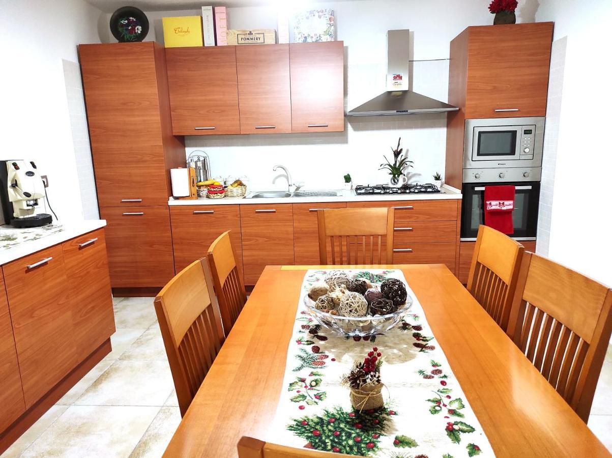 Dadilo - Casa Vacanza & Bed And Breakfast コントゥルシ エクステリア 写真